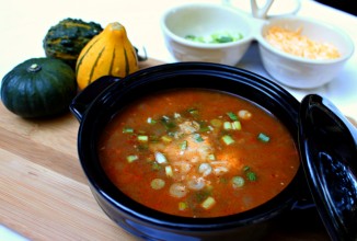 Суп с курицей и перцем чили