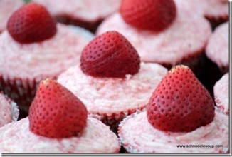 Пирожные с клубничным маслом