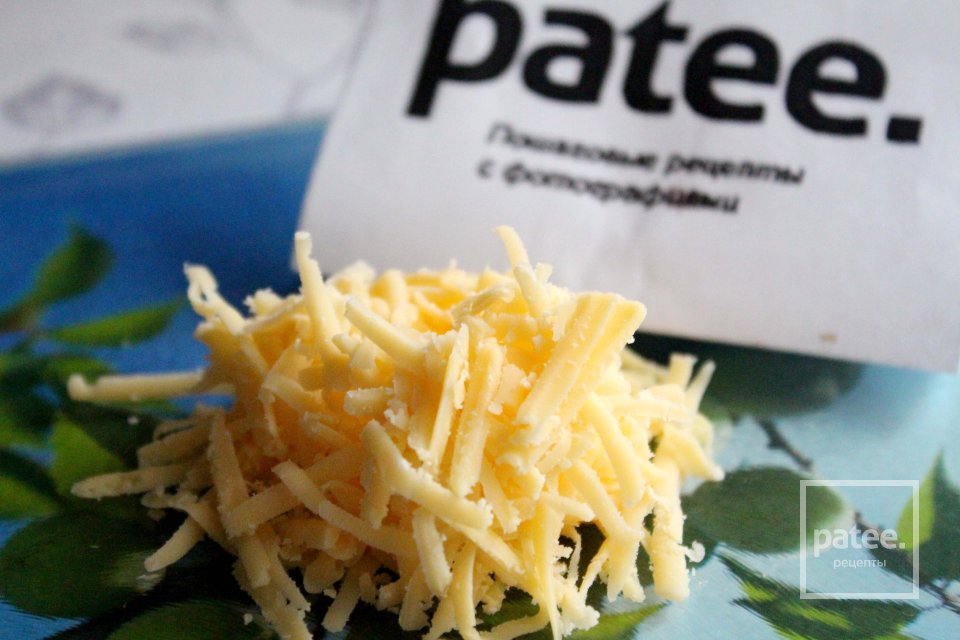 Слоеный салат из репчатого лука и сыра - Шаг 4