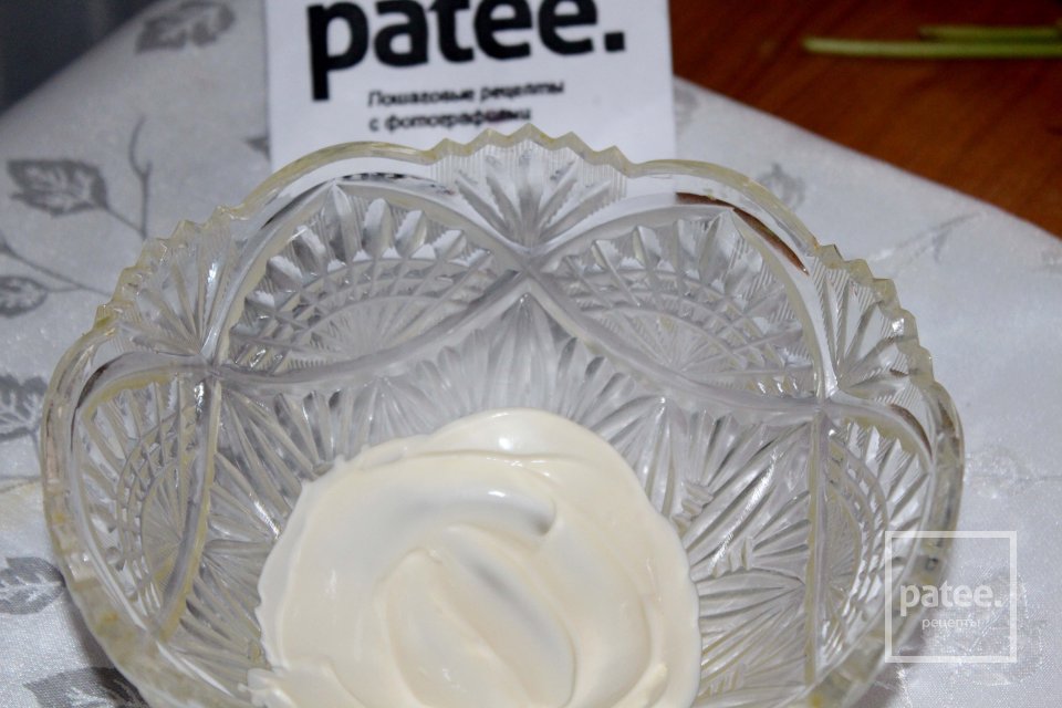 Слоеный салат из репчатого лука и сыра - Шаг 5