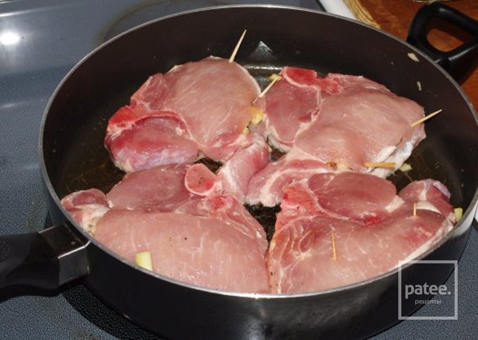 Свиные отбивные с яблоками - Шаг 4