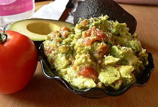 Гуакамоле с помидорами