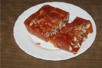 Томатный холодец с рыбой