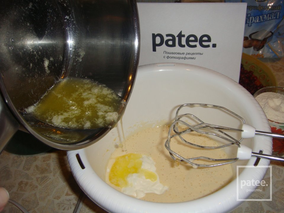 Творожный пирог с брусникой - Шаг 4