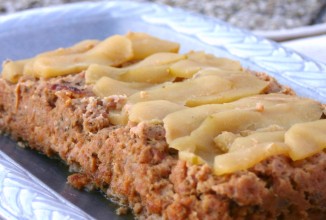 Запеченная ветчина с яблоками