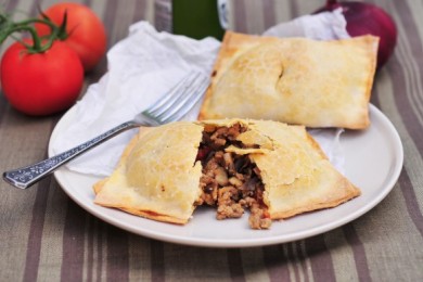 Пирожки с грибами и свининой - приготовление