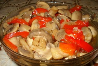 Маринованные грибы с перцем