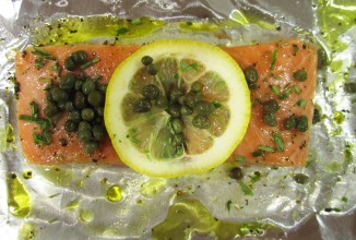 Лосось с лимоном и розмарином