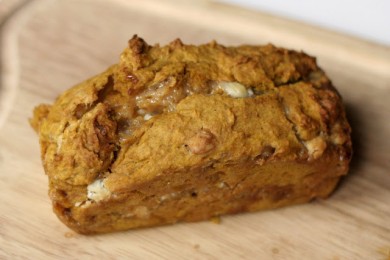 Тыквенный хлеб с белым шоколадом - приготовление