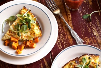 Омлет с горохом и сыром