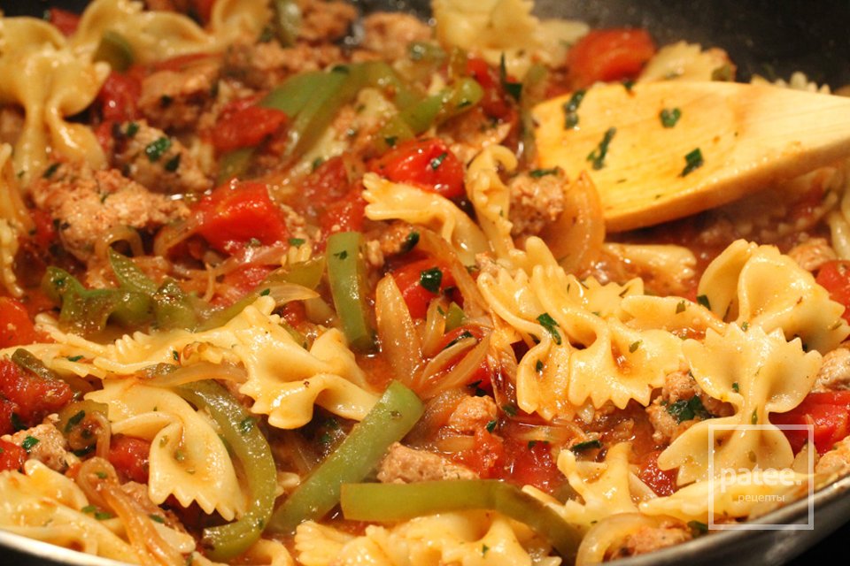 Паста с колбасой из индейки - Шаг 11