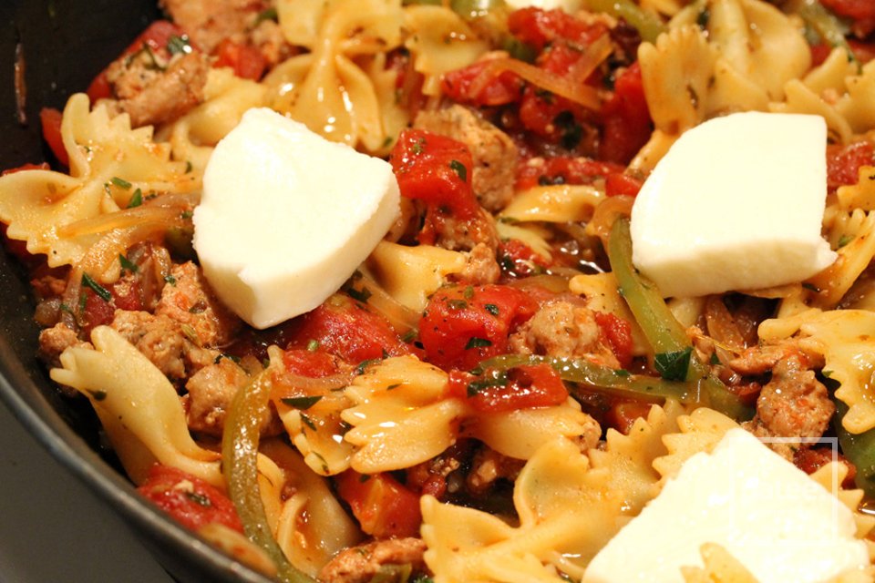 Паста с колбасой из индейки - Шаг 12