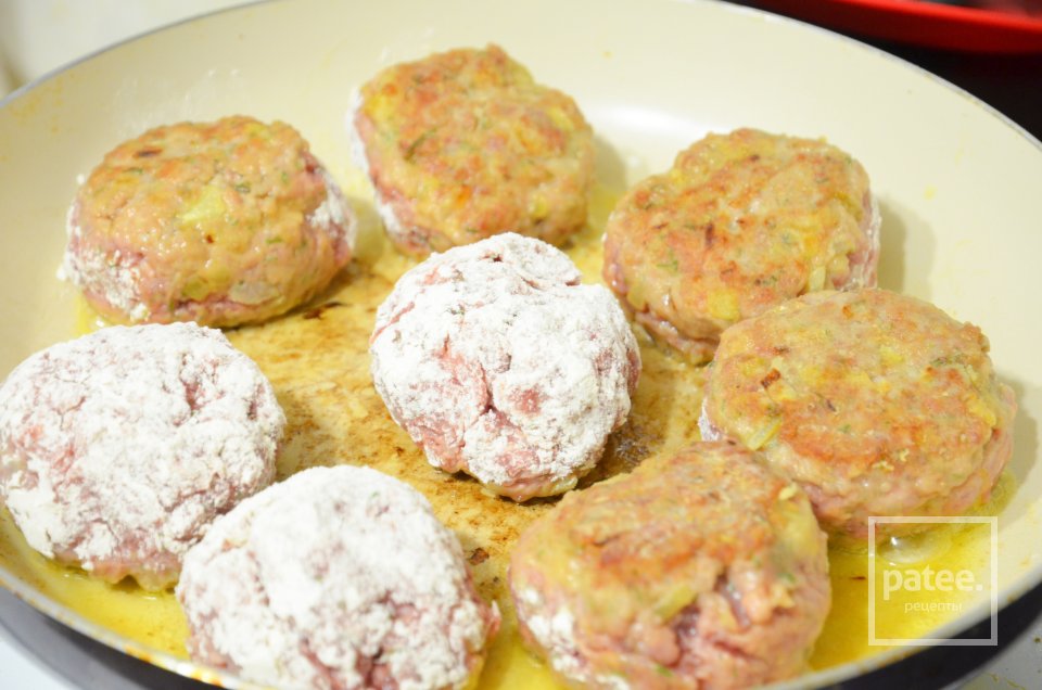 Домашние тефтели в пикантном томатном соусе - Шаг 8