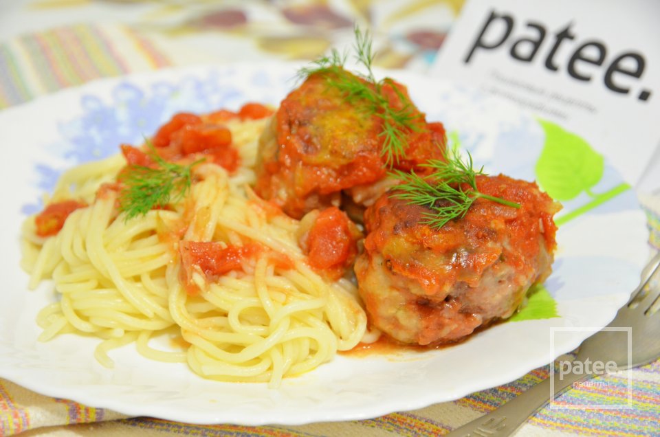 Домашние тефтели в пикантном томатном соусе - Шаг 17