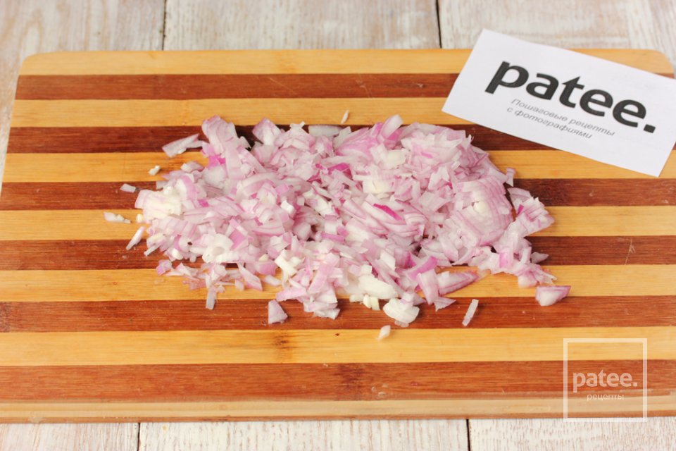 Мясные оладьи из рубленой свинины с крахмалом - Шаг 3