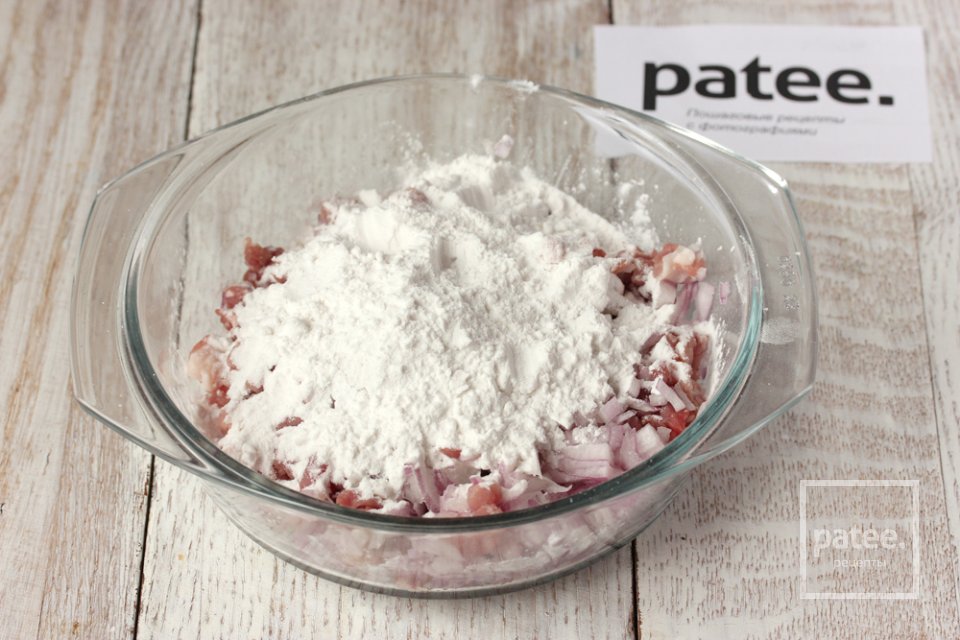 Мясные оладьи из рубленой свинины с крахмалом - Шаг 5