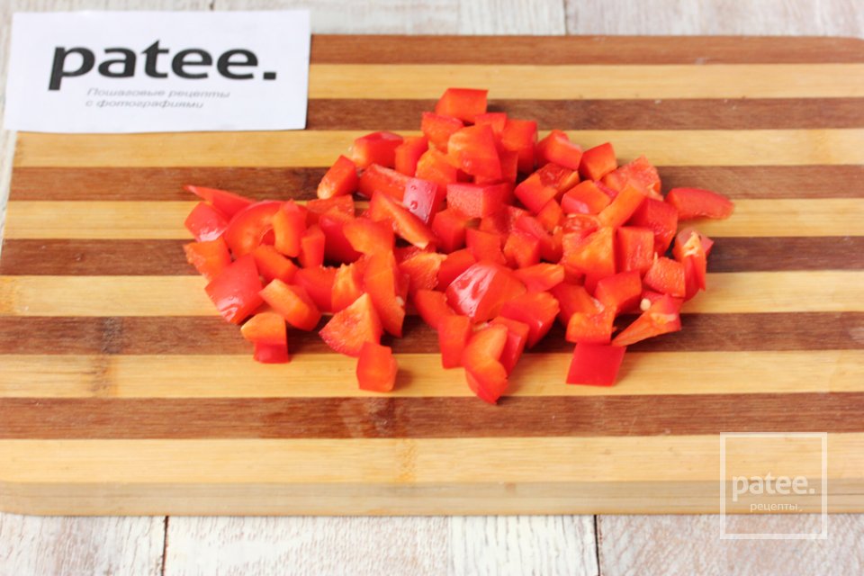 Салат с крабовыми палочками, сладким перцем и яблоком - Шаг 3