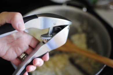 Хот-дог с фаршем и сыром - приготовление