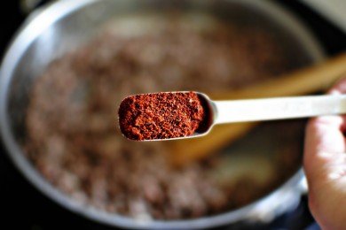 Хот-дог с фаршем и сыром - приготовление