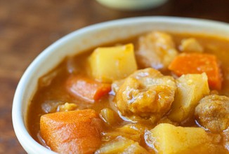 Карри с курицей и овощами