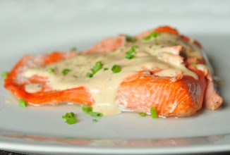Запеченный лосось под сливочным соусом