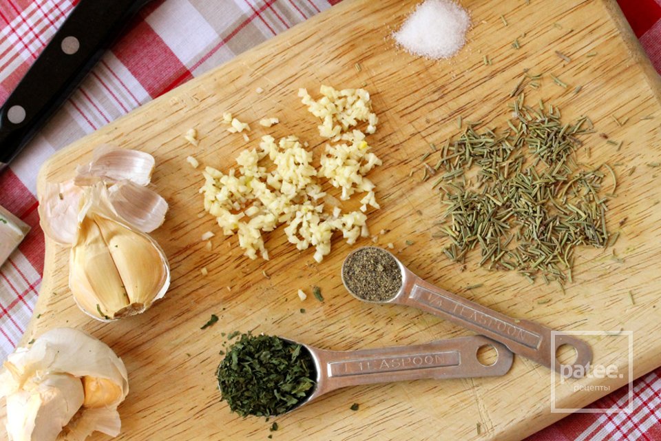 Чесночные сухари с зеленью - Шаг 5