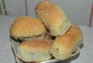 Маленькие пирожки с вишнями