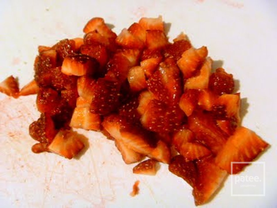 Банановые кексы с клубникой - Шаг 7