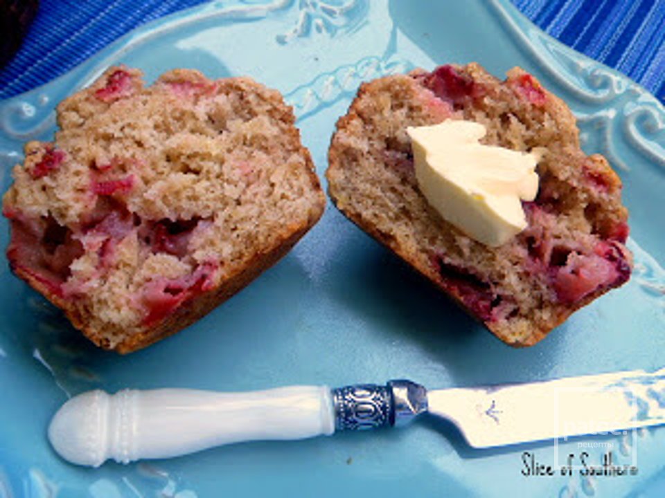 Банановые кексы с клубникой - Шаг 12