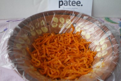 Салат с копченой индейкой - приготовление