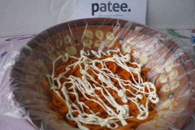 Салат с копченой индейкой - приготовление