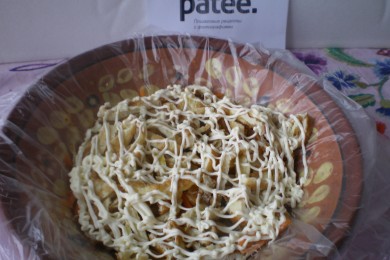 Салат с копченой индейкой - приготовление