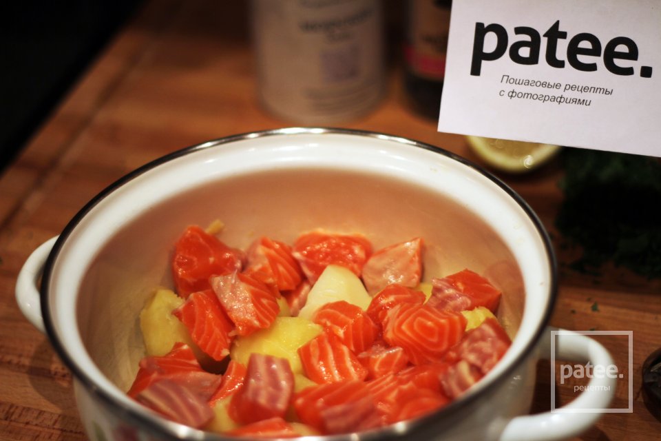 Пирожные из лосося на лаймовой подушке с каперсами. - Шаг 5