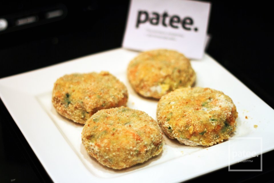 Пирожные из лосося на лаймовой подушке с каперсами. - Шаг 9