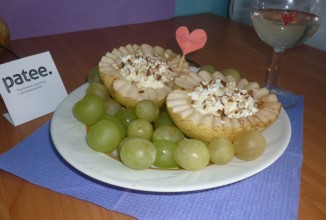 Груши с творожной начинкой и миндалем