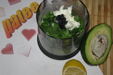 СЕРДЕЧНАЯ ИСТОРИЯ: Мильфей из свеклы и авокадо с заправкой из петрушки - приготовление