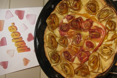 СЕРДЕЧНАЯ ИСТОРИЯ:  Яблочный пирог "Миллион роз" - приготовление