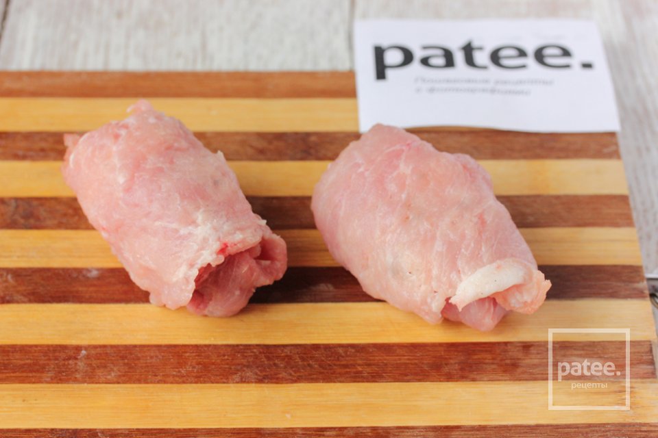 Рулетики из свинины с брынзой - Шаг 9