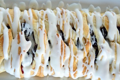 Рулет с ежевикой - приготовление