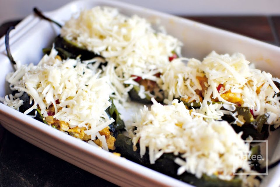 Фаршированные перцы чили - Шаг 12