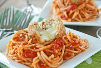 Тефтели из индейки со спагетти