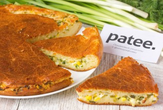 Пирог с яйцами и луком