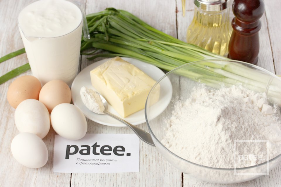 Пирог с яйцами и луком - Шаг 1