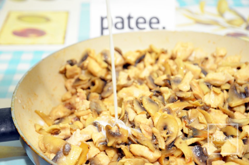 Жюльен с курицей и грибами - Шаг 5