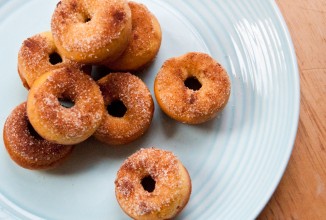 Пончики с корицей