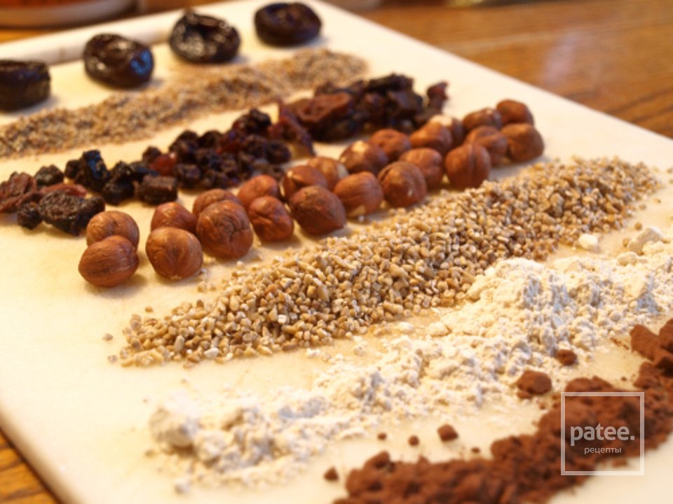 Шоколадное печенье с фундуком - Шаг 1