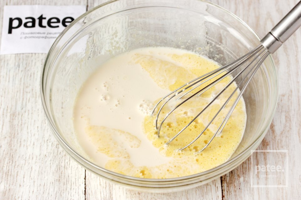 Оладьи на ряженке с изюмом - Шаг 4