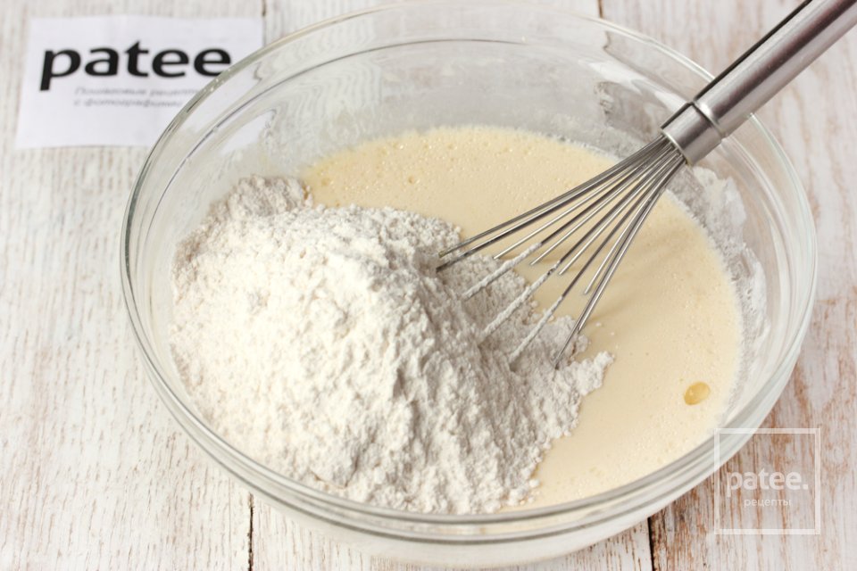 Оладьи на ряженке с изюмом - Шаг 6