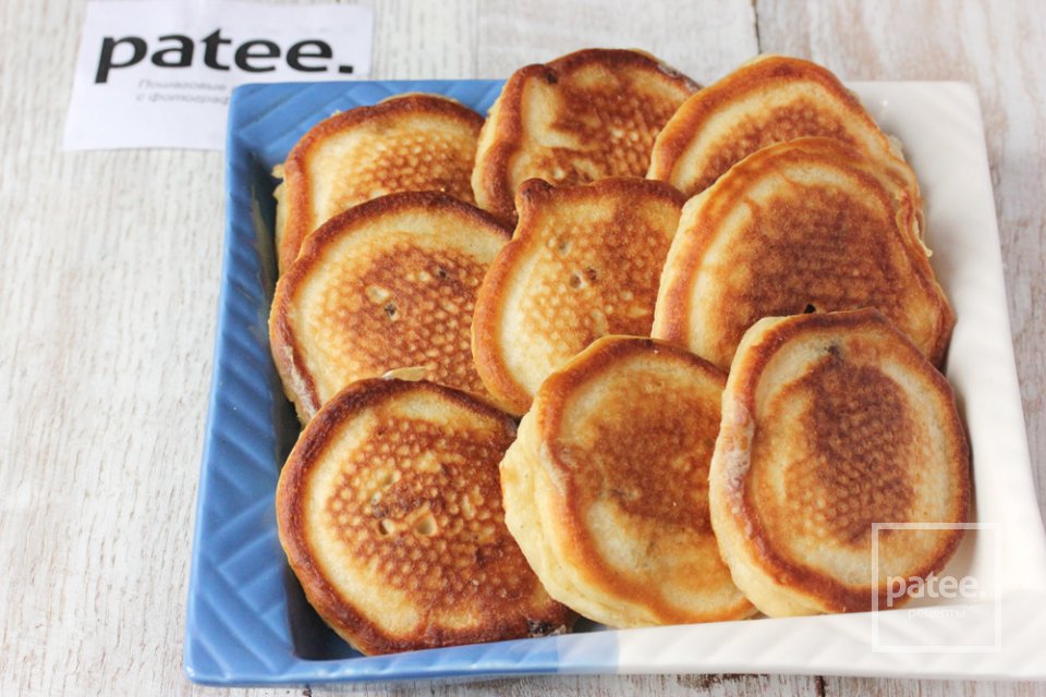 Оладьи на ряженке с изюмом - Шаг 10