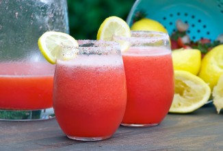 Клубничный коктейль